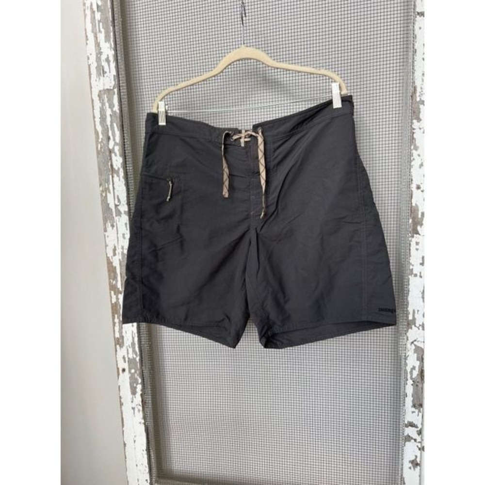 Patagonia men swim shorts size 36‎